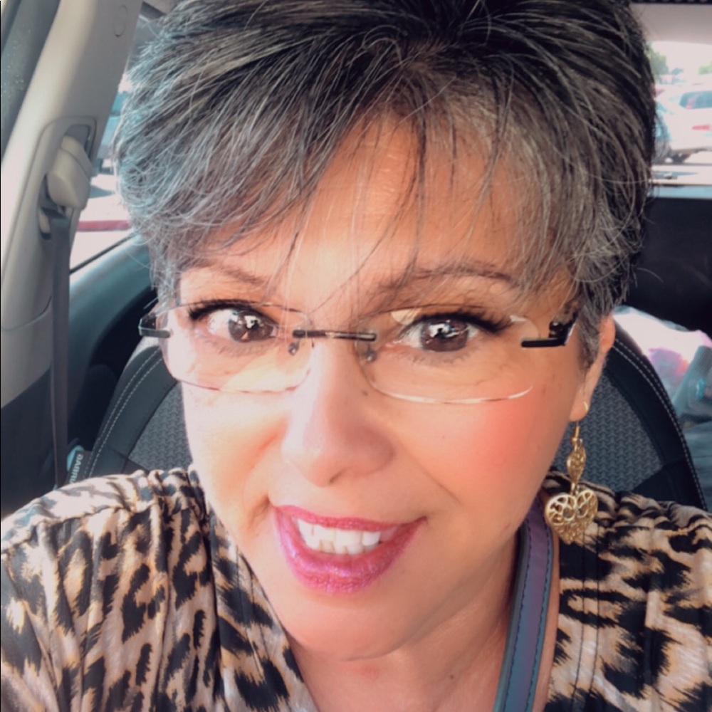 Meet your Posher, Lorraine